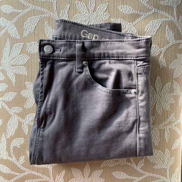 Gap true skinny high rise in dove grey (like new) - Picture 1 of 3